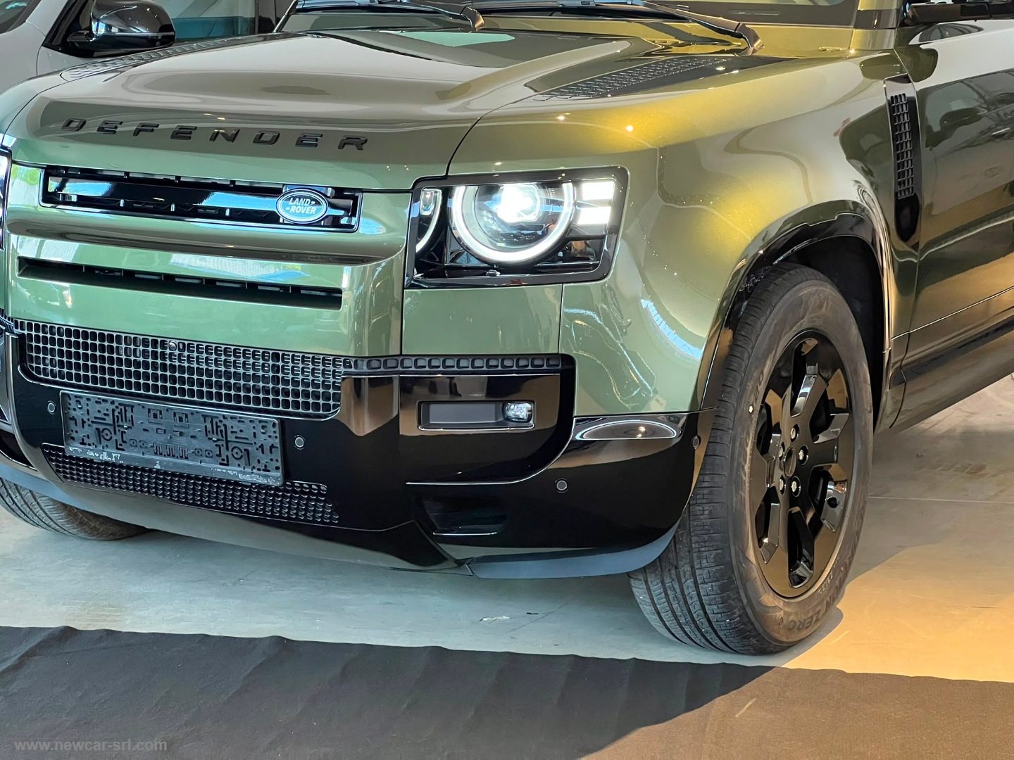 Defender 110 3.0D I6 250 AWD X-Dyn.SE N1 - immagine 4