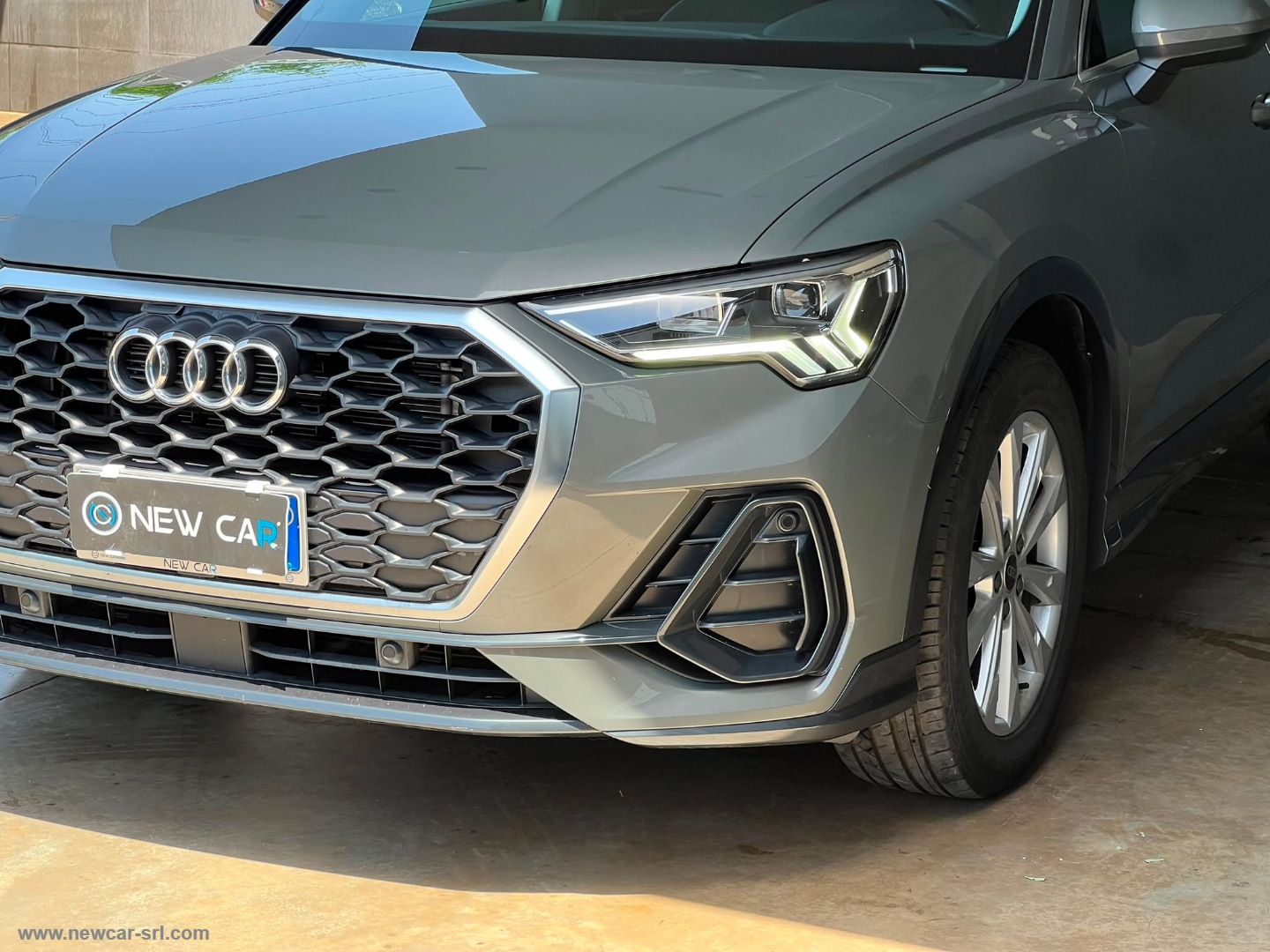 Q3 SPB 35 TDI S tronic Identity Black - immagine 4