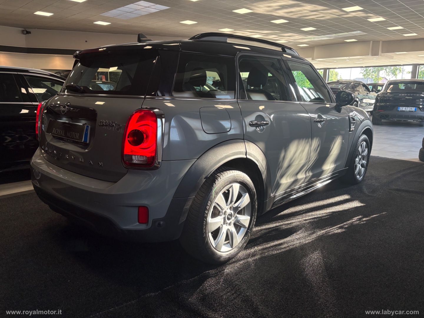 Mini Cooper D Business Countryman Aut. - immagine 4