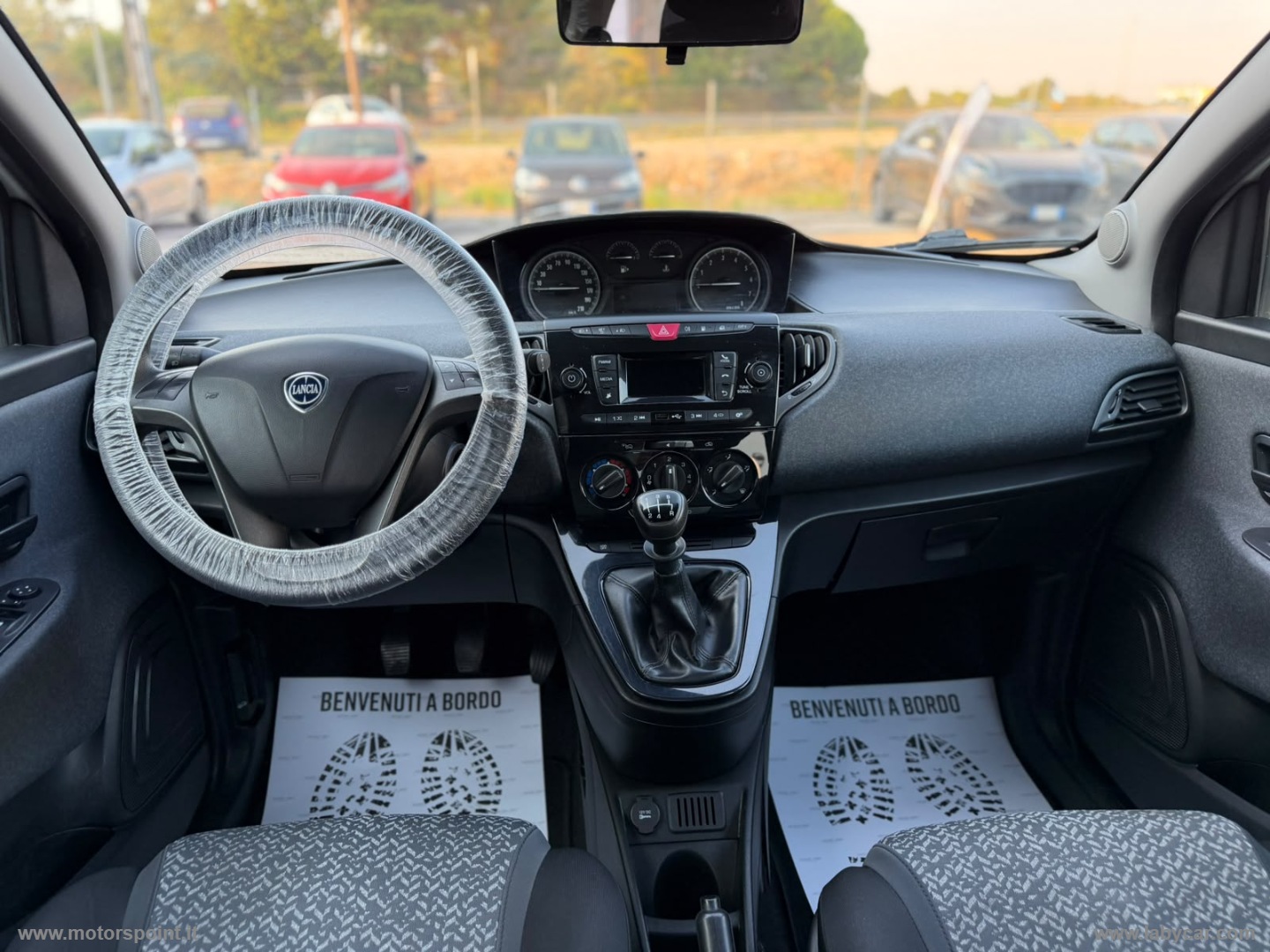 Ypsilon 1.2 69 CV 5p. GPL Ecochic Gold - immagine 4