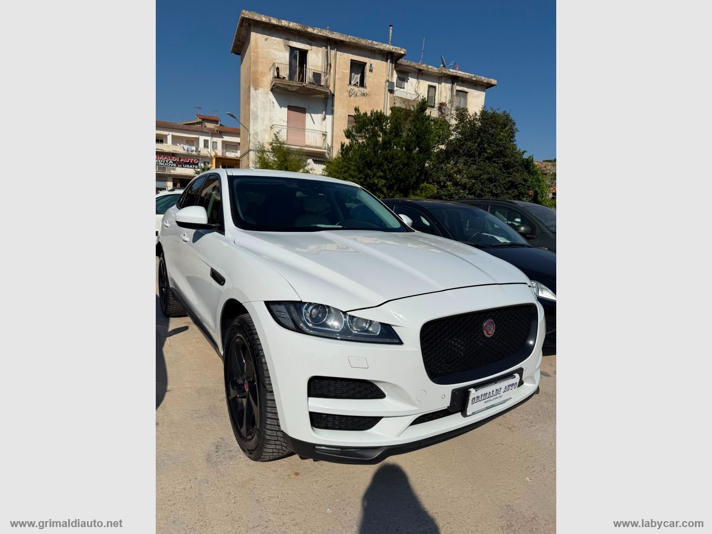 F-Pace 2.0 D 180 CV AWD Portfolio - immagine 4