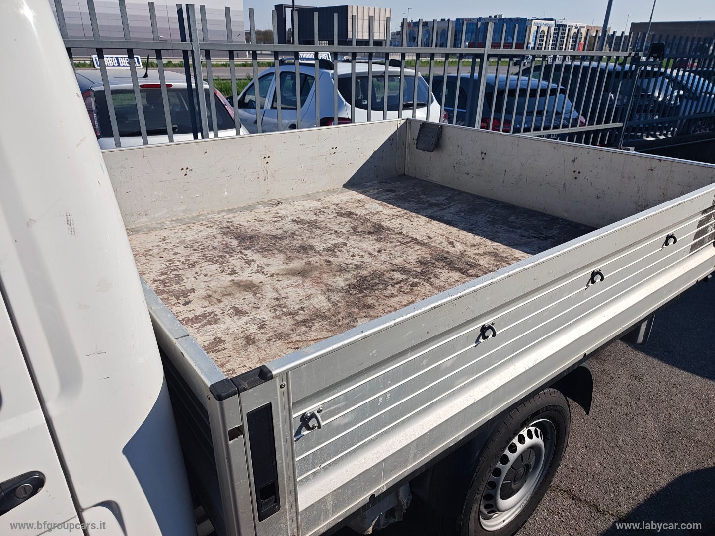 T5 TRASPORTER 6 POSTI CASSONATO - immagine 4