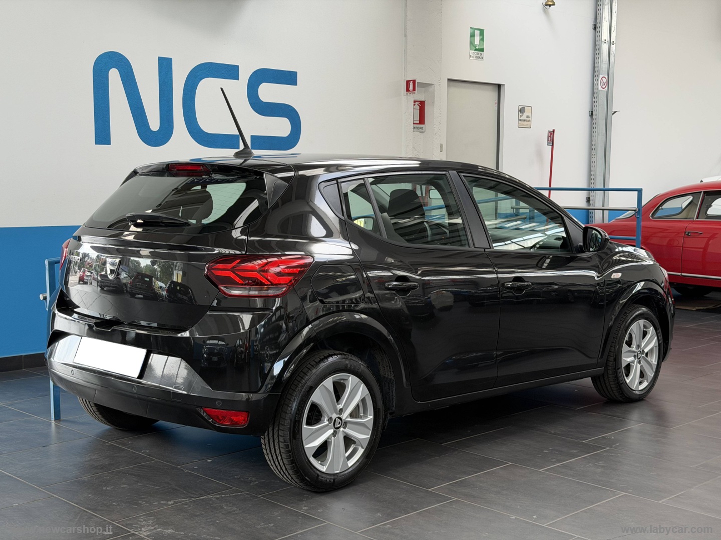 Sandero Streetway 1.0 SCe 65 CV Comfort NEOPATENTATI - immagine 4