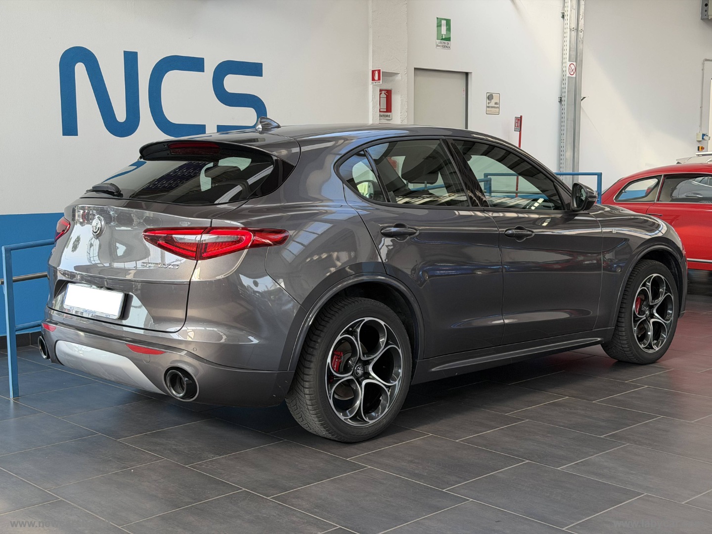 Stelvio 2.2 T.diesel 210 CV AT8 Q4 Ti - immagine 4