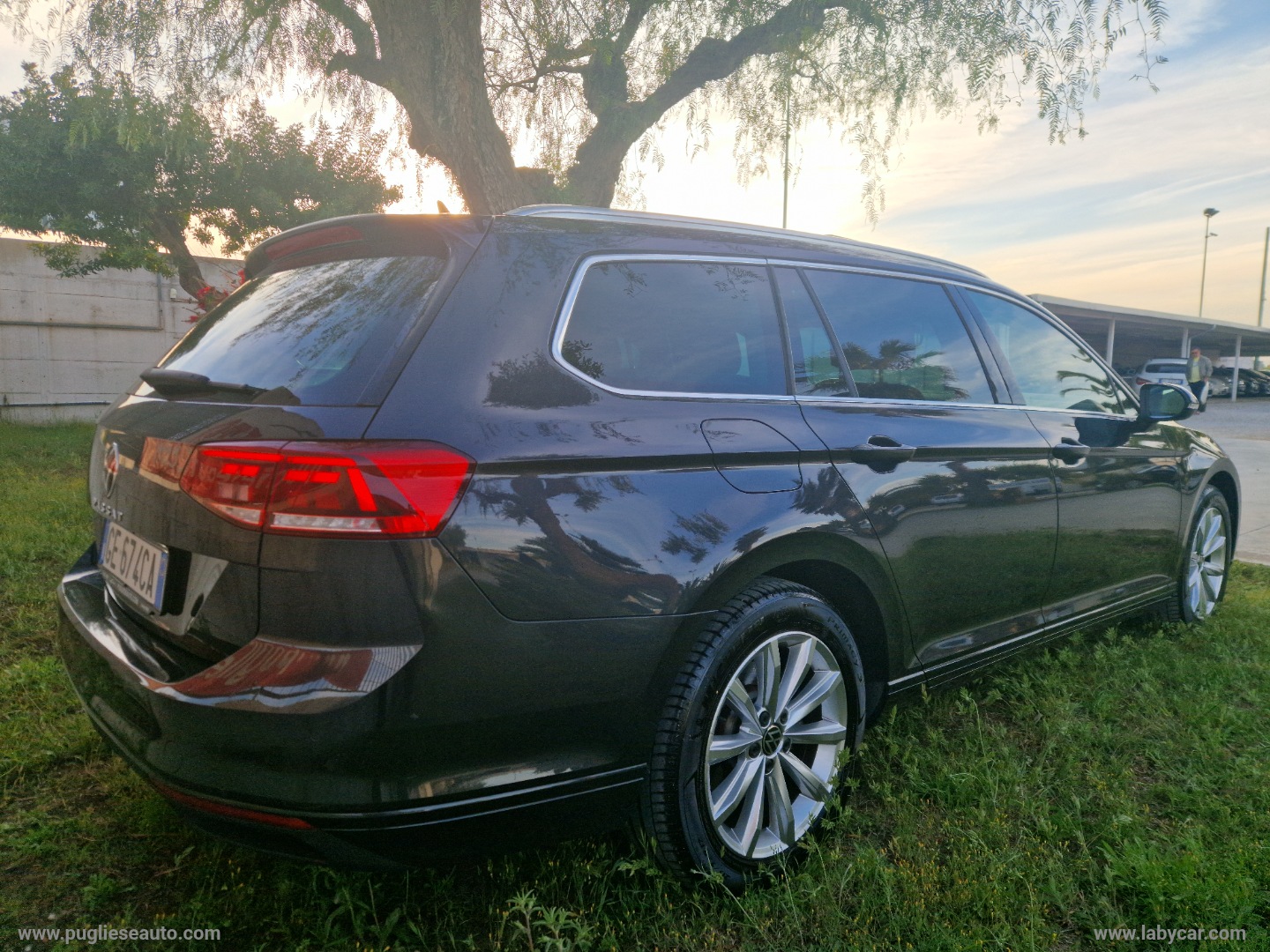 Passat Var. 2.0 TDI DSG Business TETTO - immagine 4