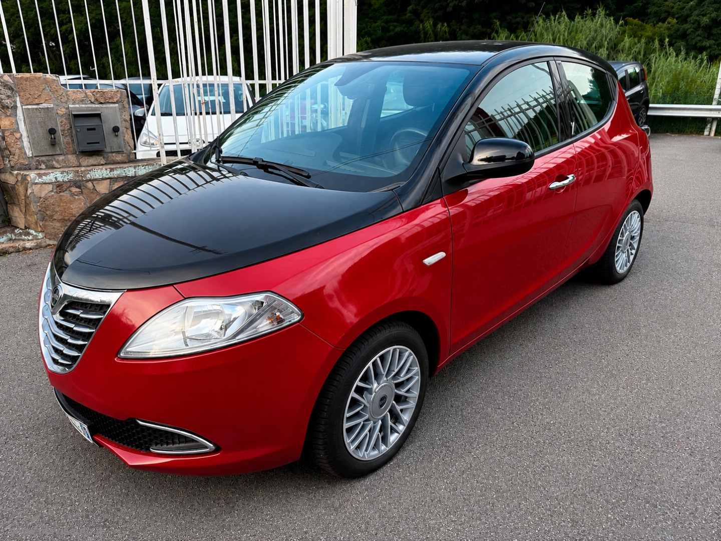 Ypsilon 1.2 69 CV 5p. S&S Black&Red - immagine 4