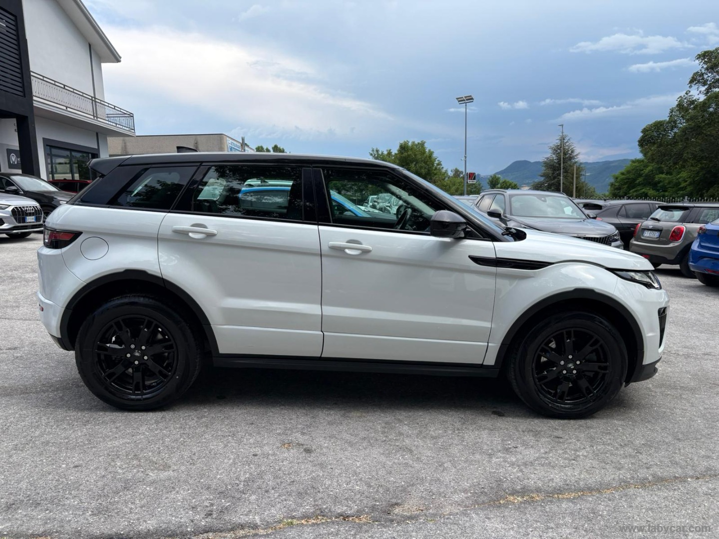 RR Evoque 2.0 TD4 180CV 5p. SE Dynamic MOTORE NUOVO CON GARANZIA 12 MESI - immagine 4