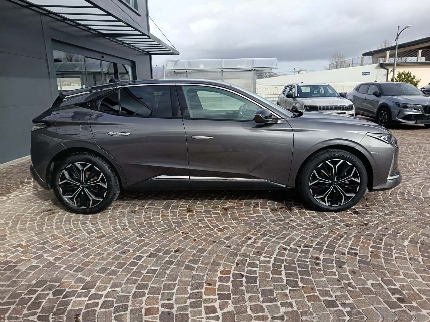 DS AUTOMOBILES DS4 4 PureTech 130 aut. Etoile Alcantara - Immagine 4