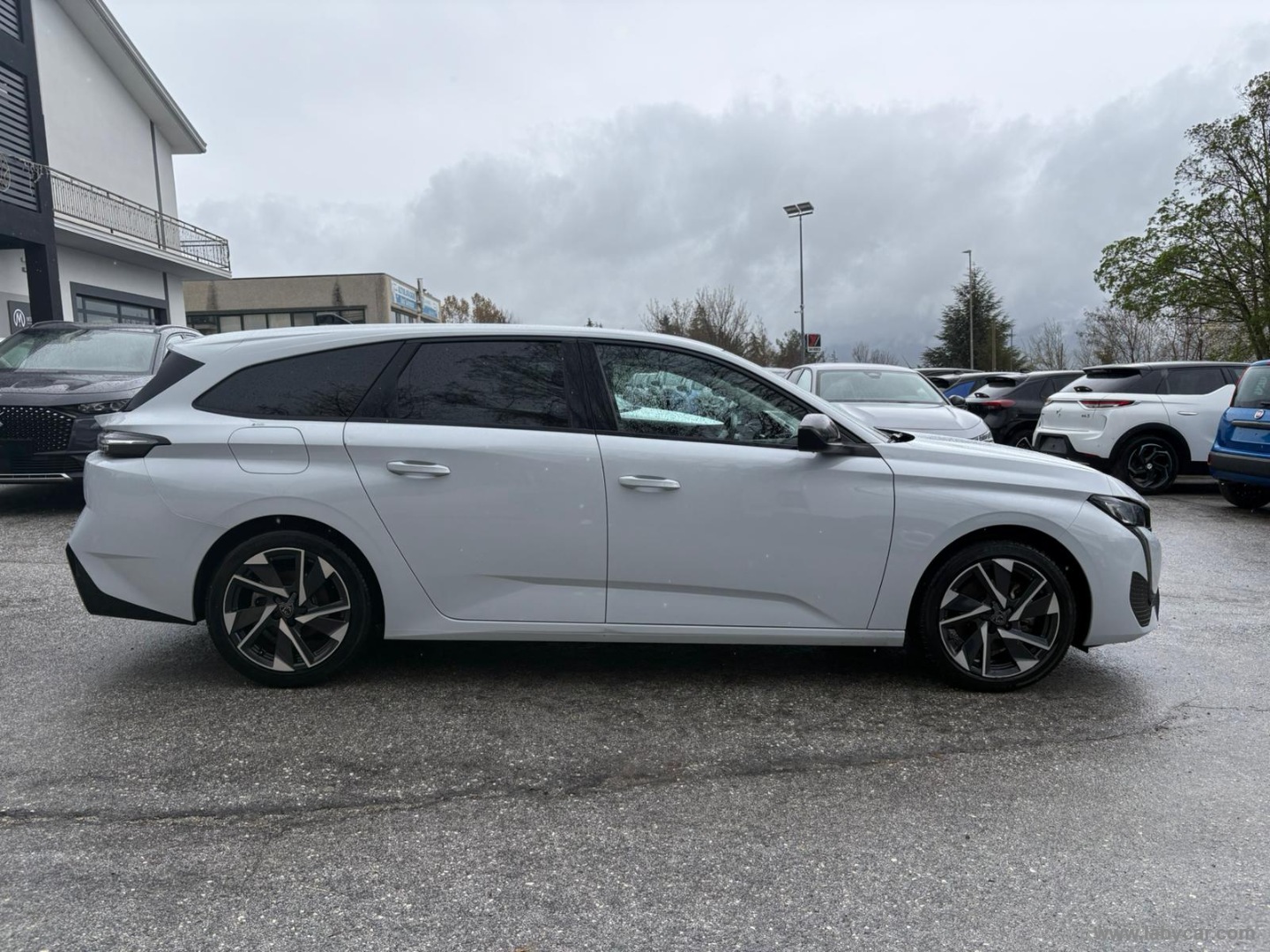 308 BlueHDi 130 S&S EAT8 SW Allure - immagine 4