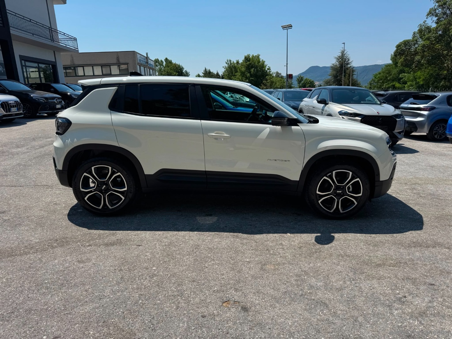 Jeep Avenger 1.2 Turbo Summit - Immagine 4