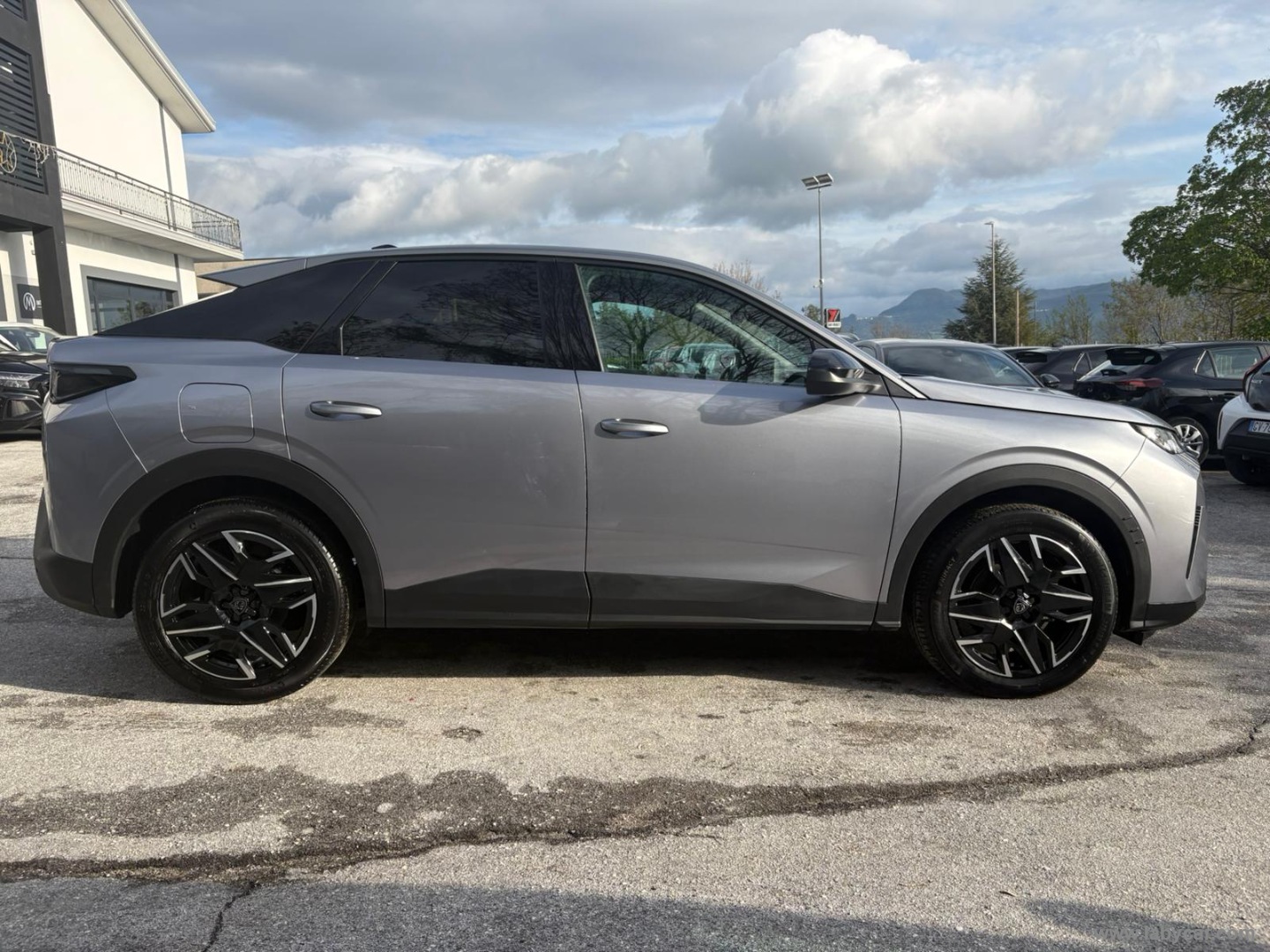 3008 Hybrid 136 e-DCS6 Allure - immagine 4