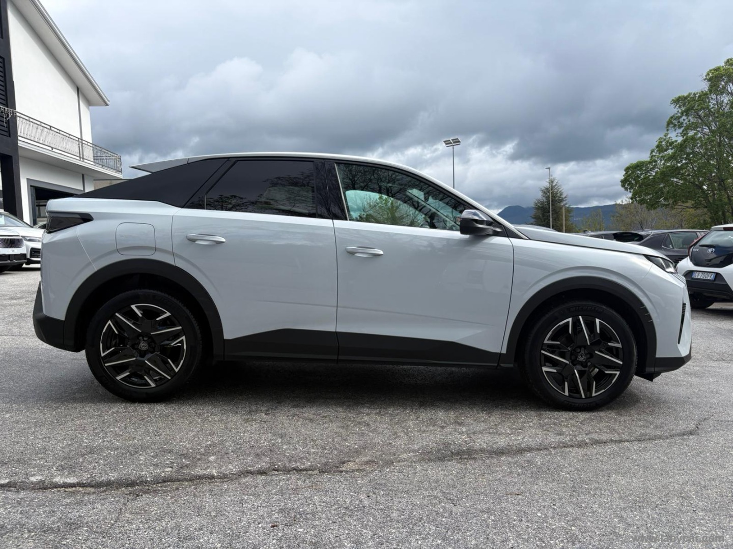 3008 Hybrid 136 e-DCS6 Allure - immagine 4