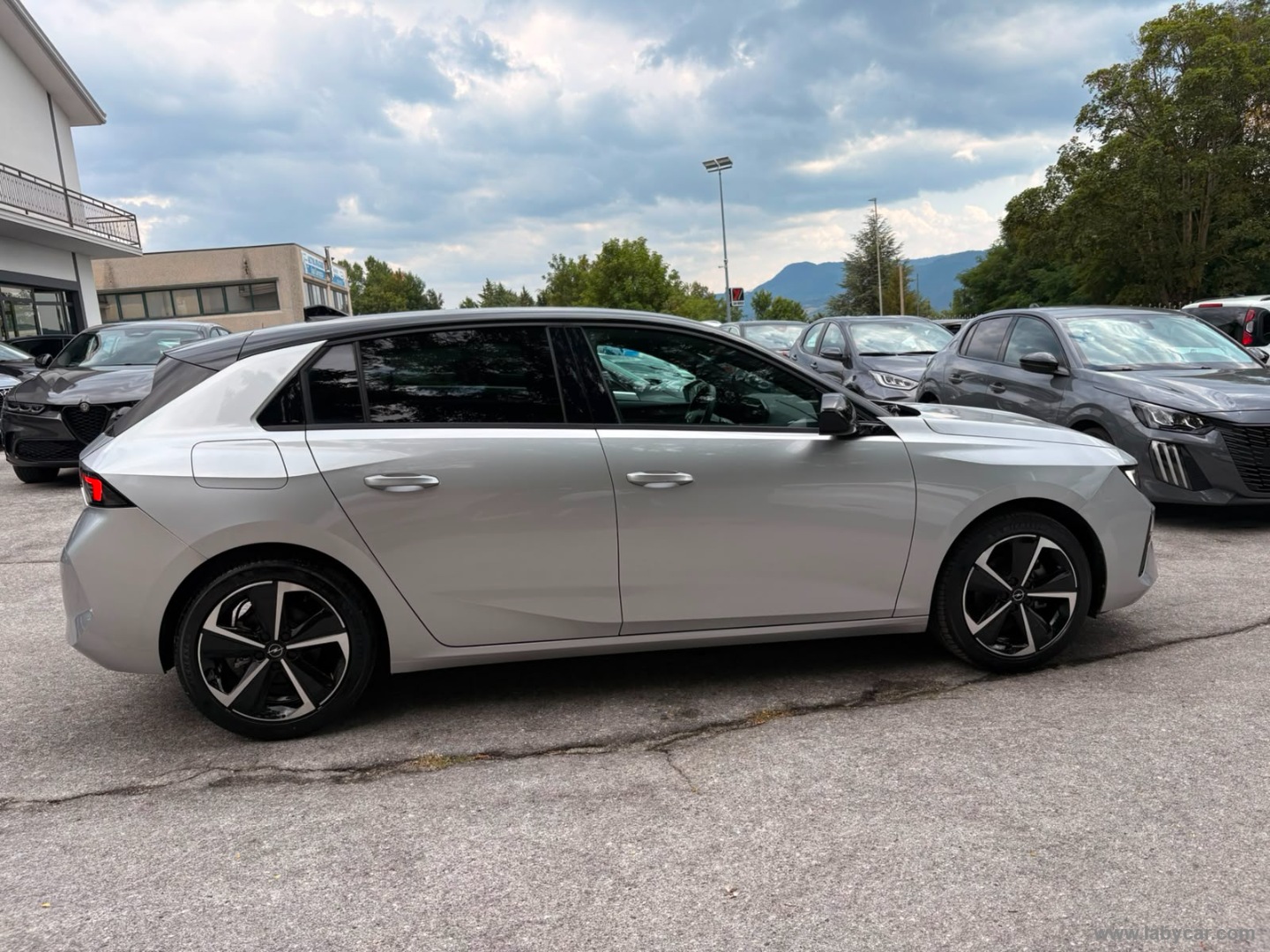 Opel Astra 1.2 Turbo 130 CV GS - Immagine 4