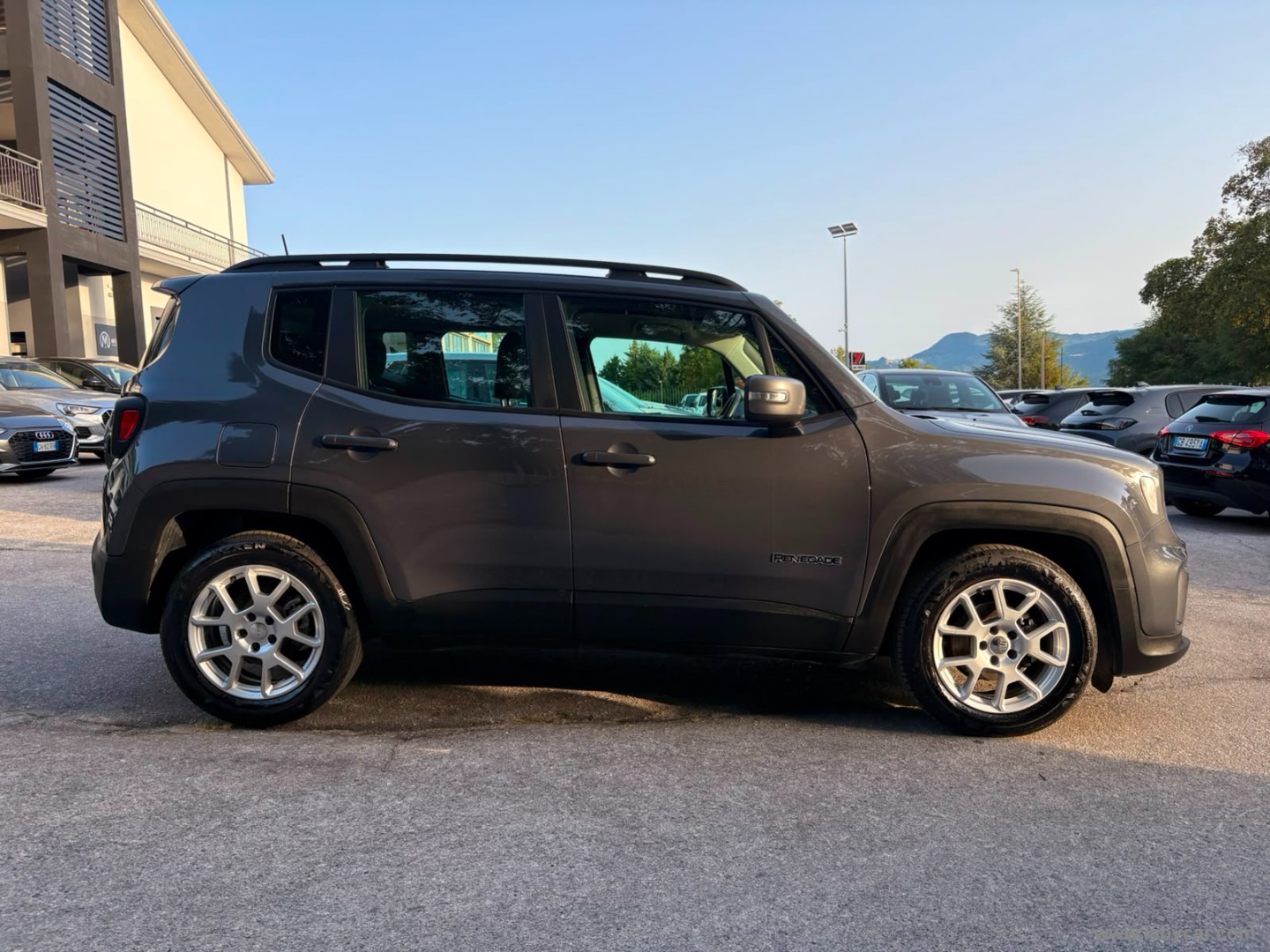 Jeep Renegade 1.6 Mjt 130CV Limited - Immagine 4