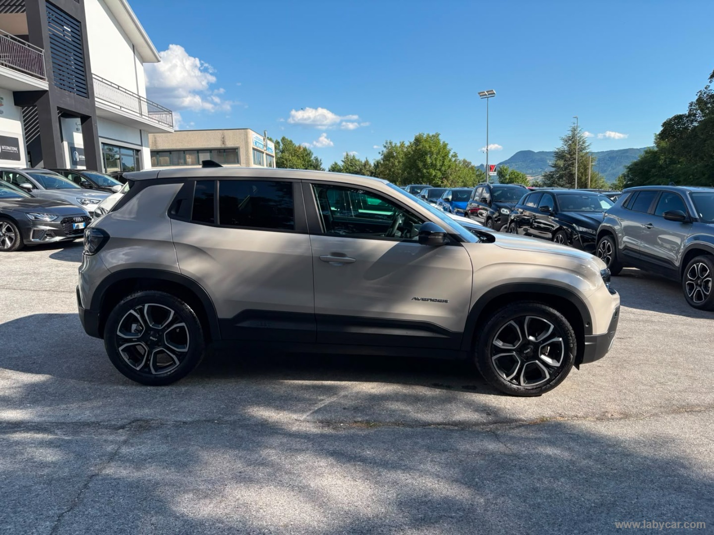 Jeep Avenger 1.2 Turbo Summit - Immagine 4