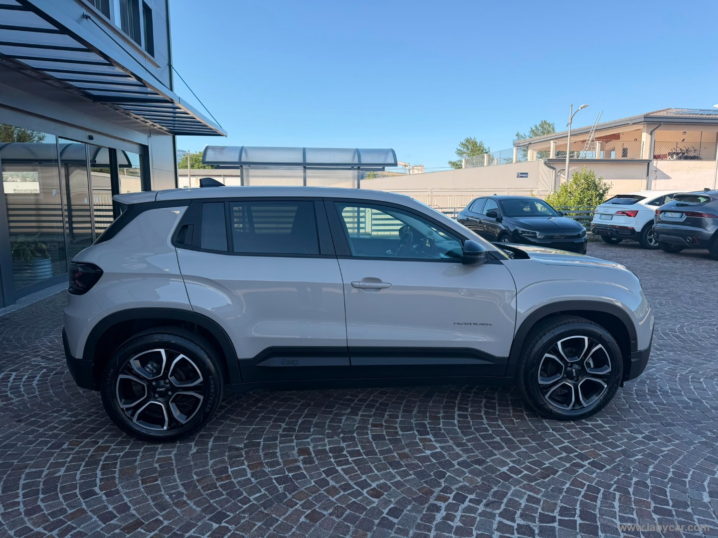 Jeep Avenger 1.2 Turbo Summit - Immagine 4