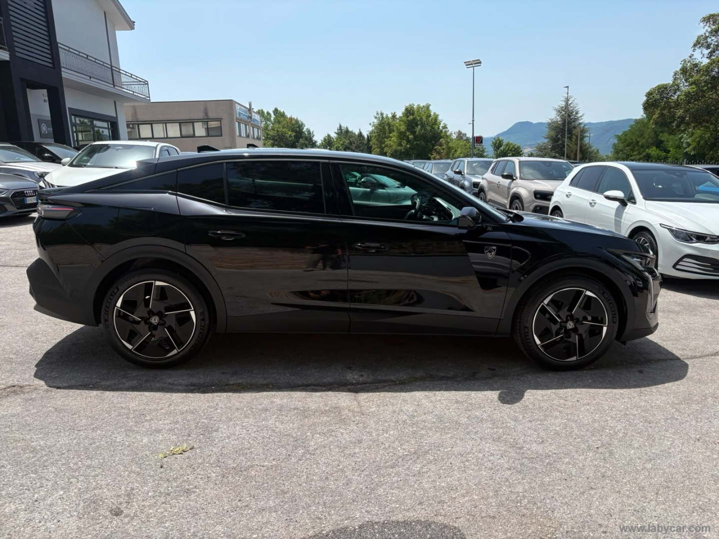 Peugeot 408 Hybrid 145 e-DCS6 GT - Immagine 4