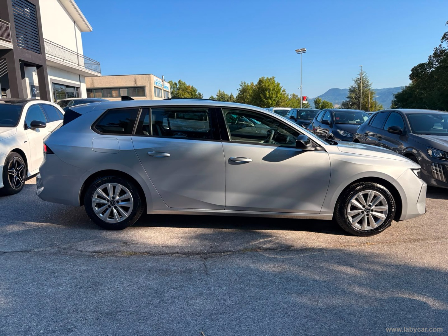 Opel Astra Hybrid 145 CV DCT6 ST Edition - Immagine 4