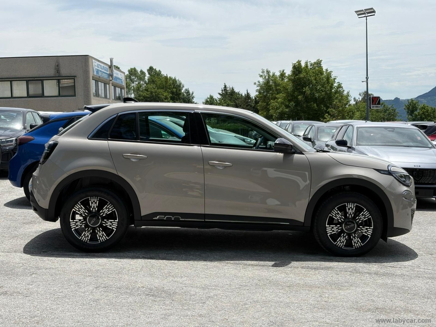 600 Hybrid 145 CV DCT MHEV Icon - immagine 4
