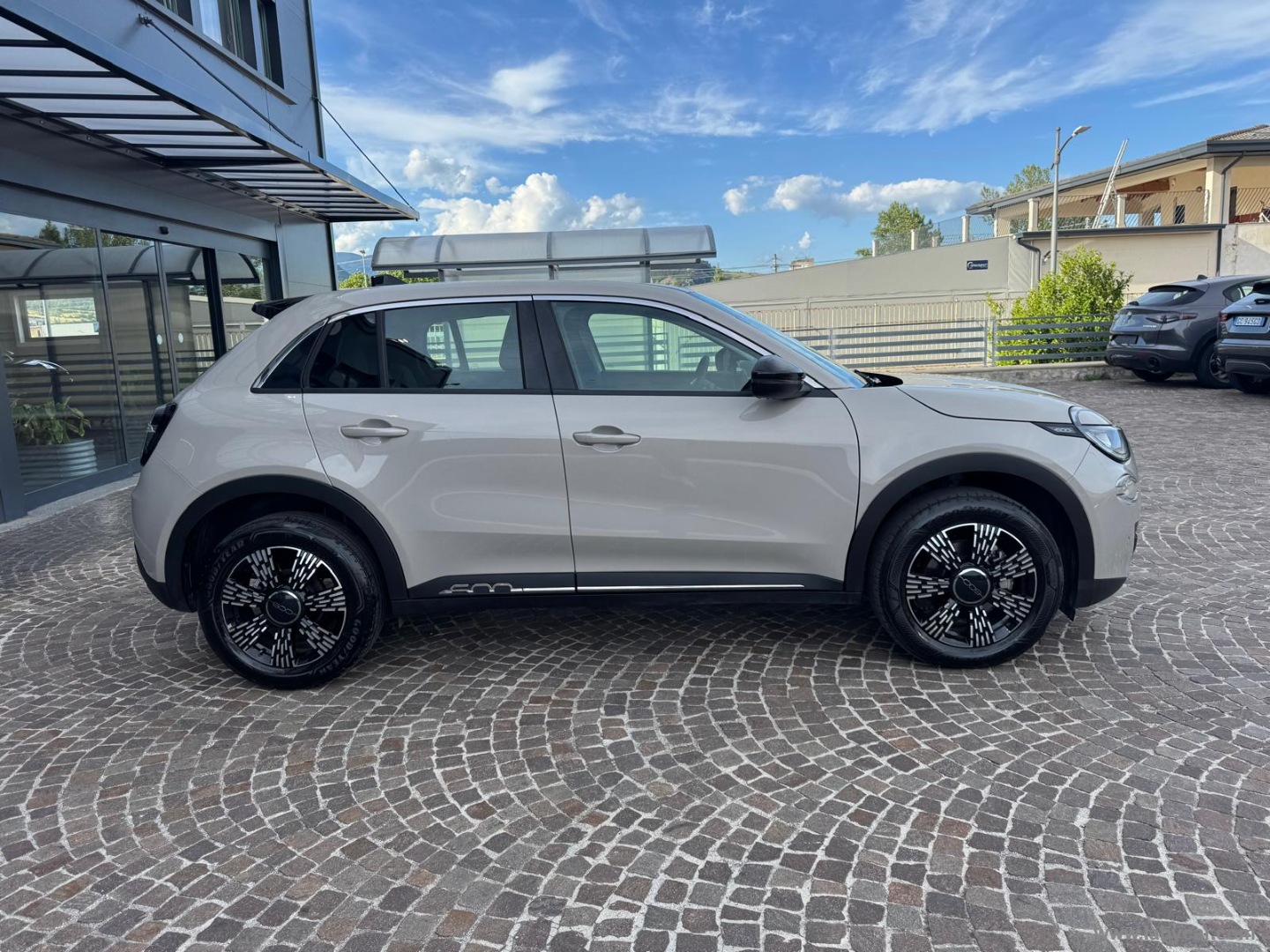 600 Hybrid 145 CV DCT MHEV Icon - immagine 4