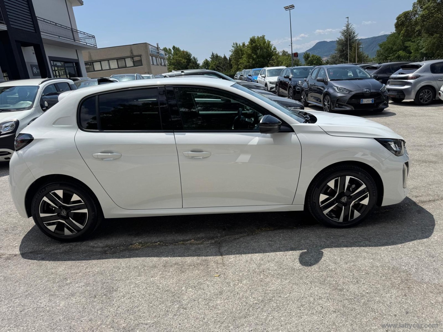 Peugeot 208 Hybrid 110 e-DCS6 Allure - Immagine 4
