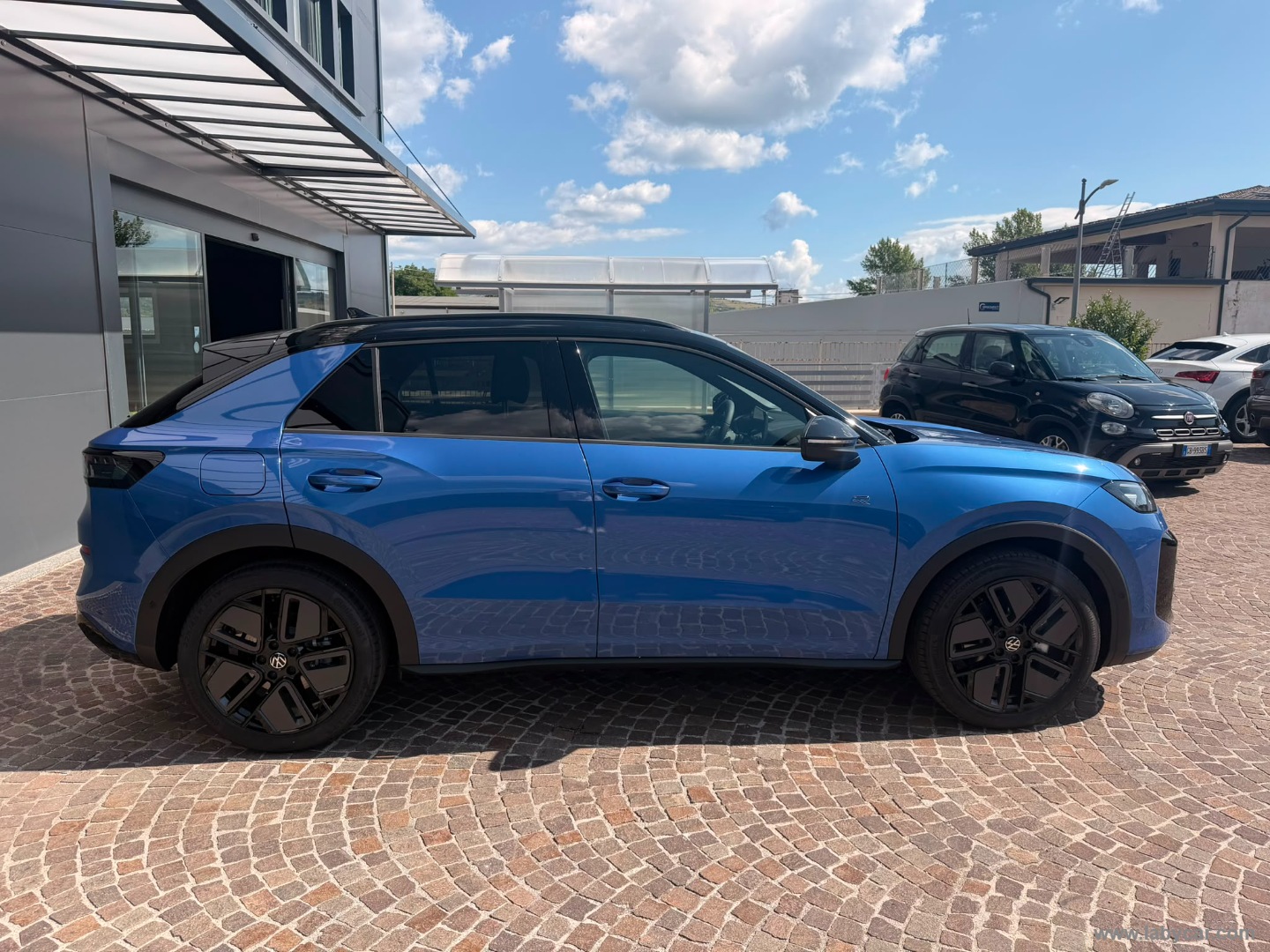 Volkswagen T-Roc 1.5 eTSI ACT 150 CV DSG R-Line - Immagine 4