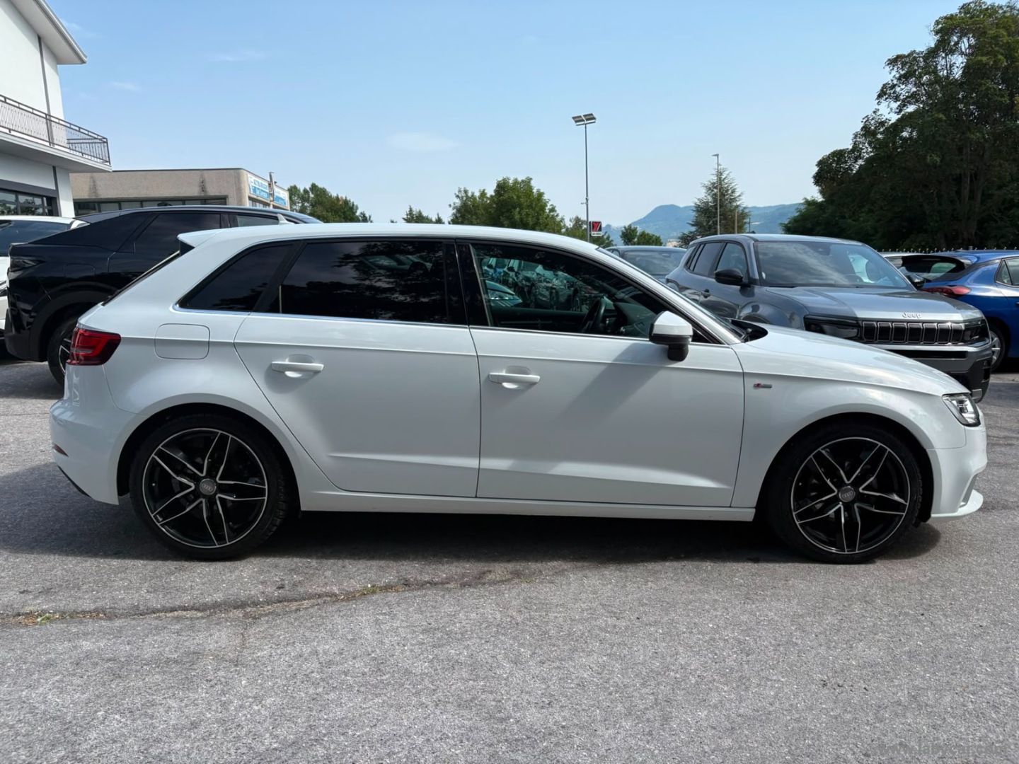Audi A3 SPB 2.0 TDI Sport - Immagine 4