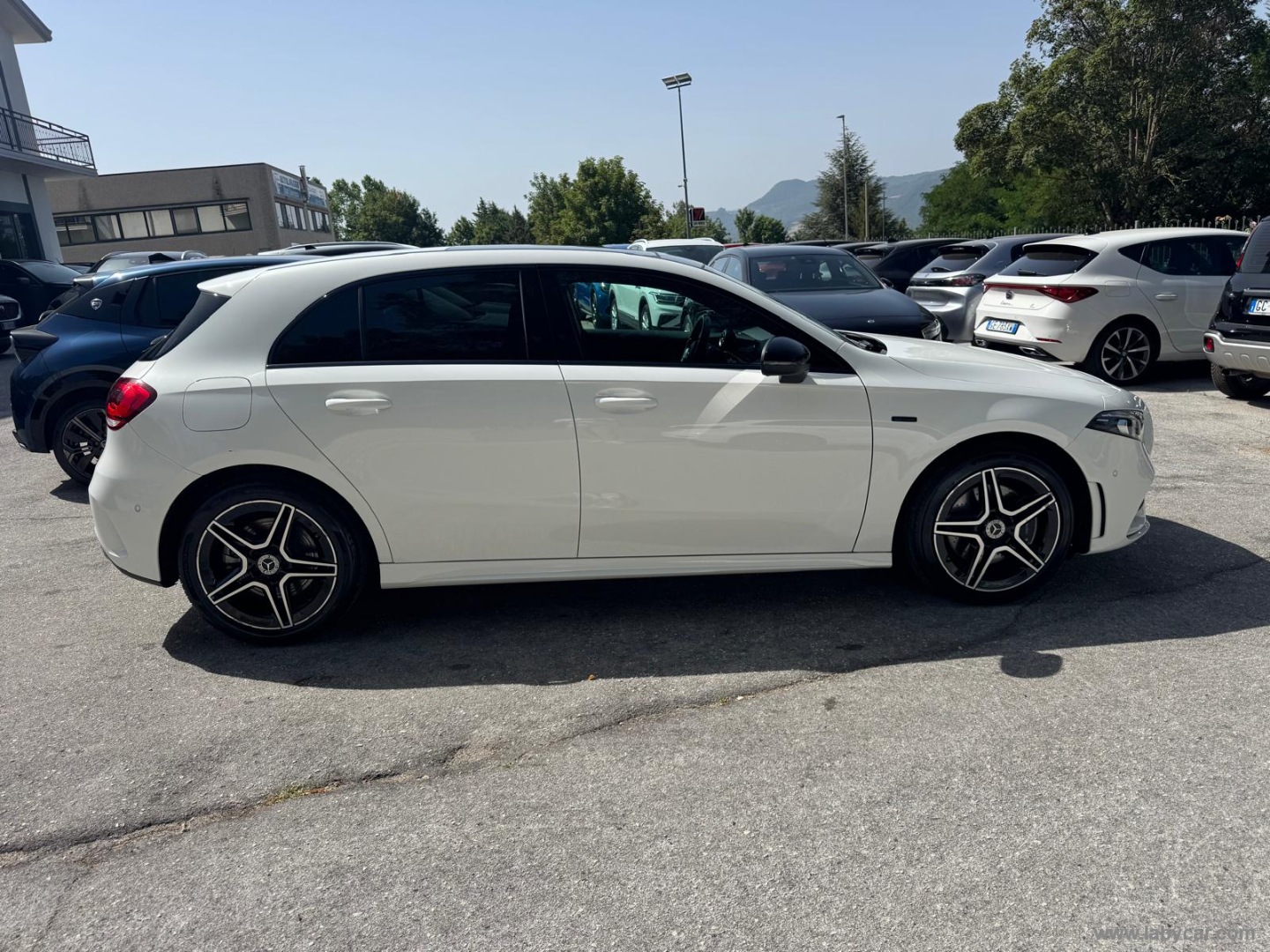 Mercedes-Benz Classe A A 250 e Automatic Plug-in hybrid Premium - Immagine 4