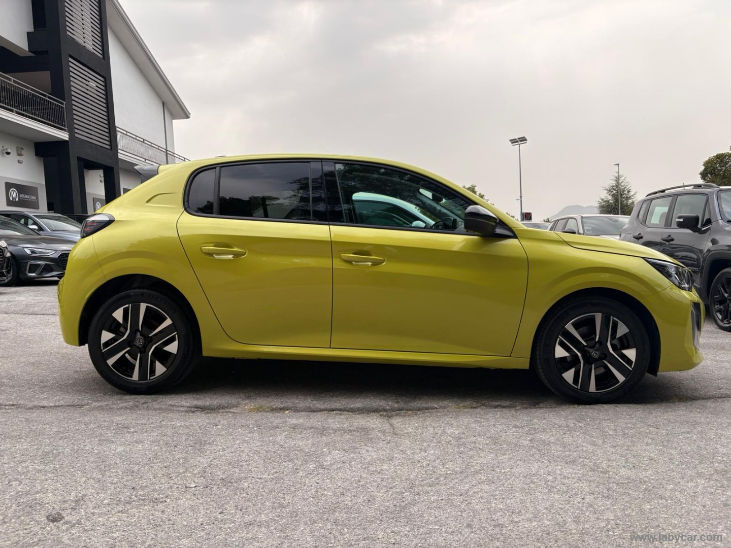 Peugeot 208 Hybrid 110 e-DCS6 Allure - Immagine 4