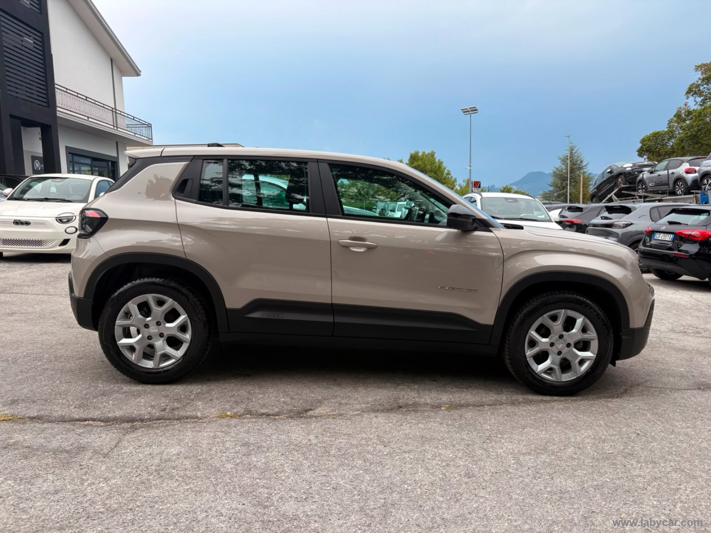 Jeep Avenger 1.2 Turbo Altitude - Immagine 4