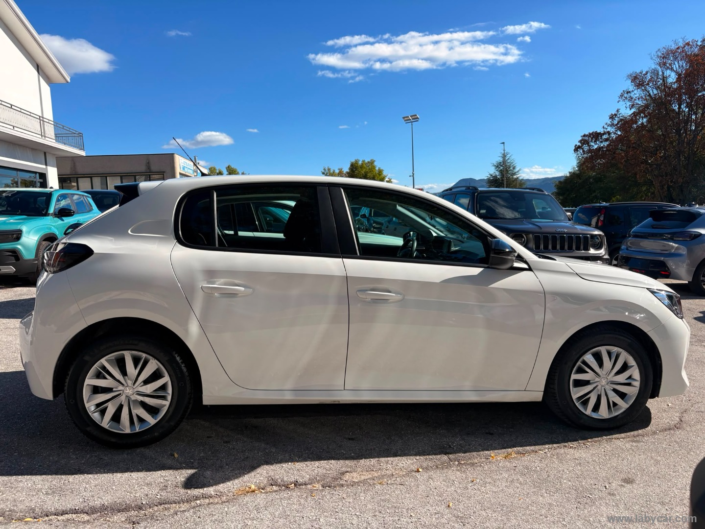 Peugeot 208 BlueHDi 100 S&S 5p. Active - Immagine 4