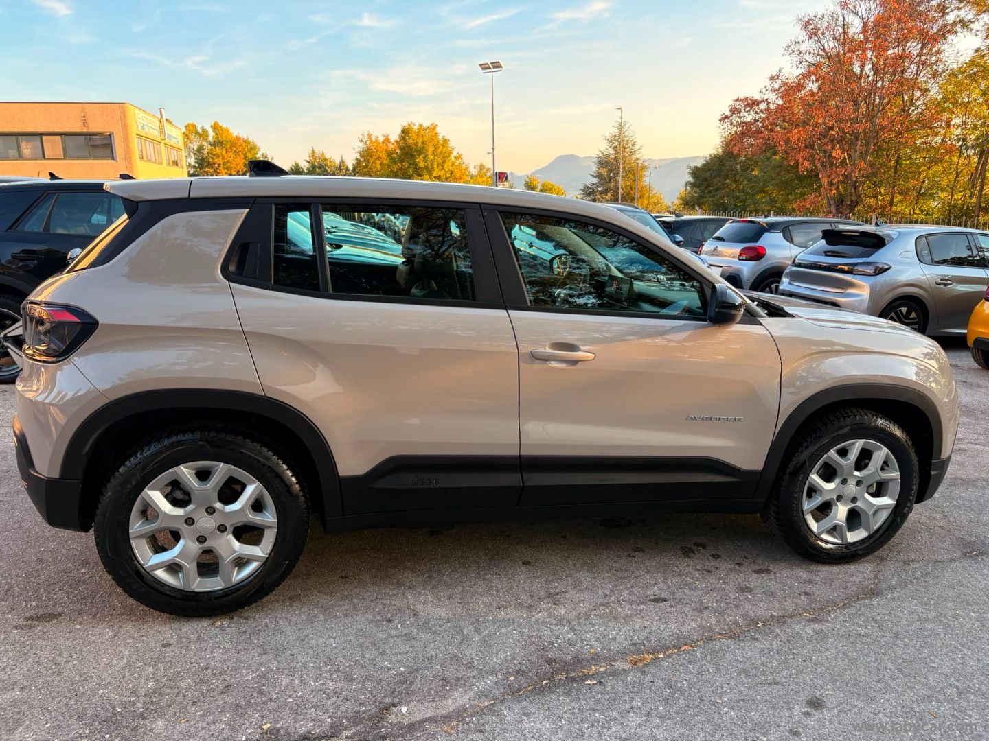 Jeep Avenger 1.2 Turbo Altitude - Immagine 4