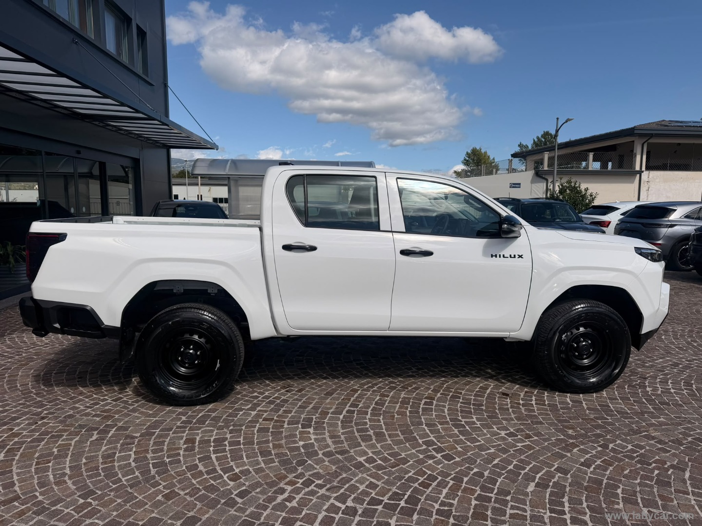 Toyota Hilux 2.8 D-4D 48V A/T 4WD DC Hilux - Immagine 4