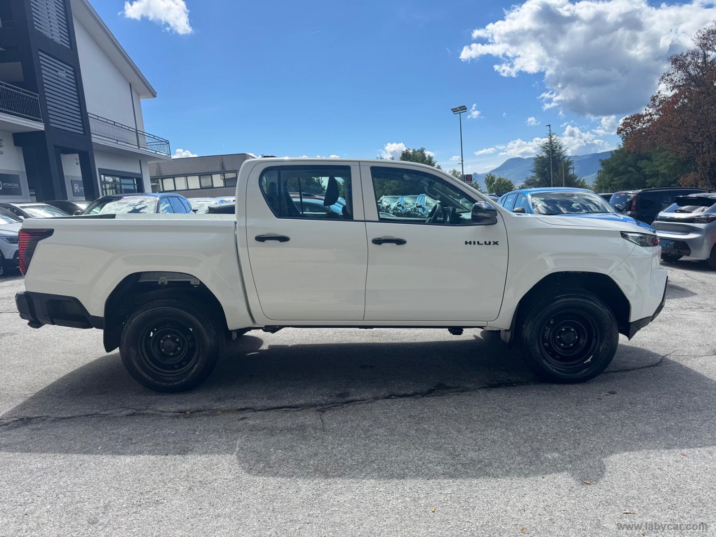 Toyota Hilux 2.8 D-4D 48V A/T 4WD DC Hilux - Immagine 4