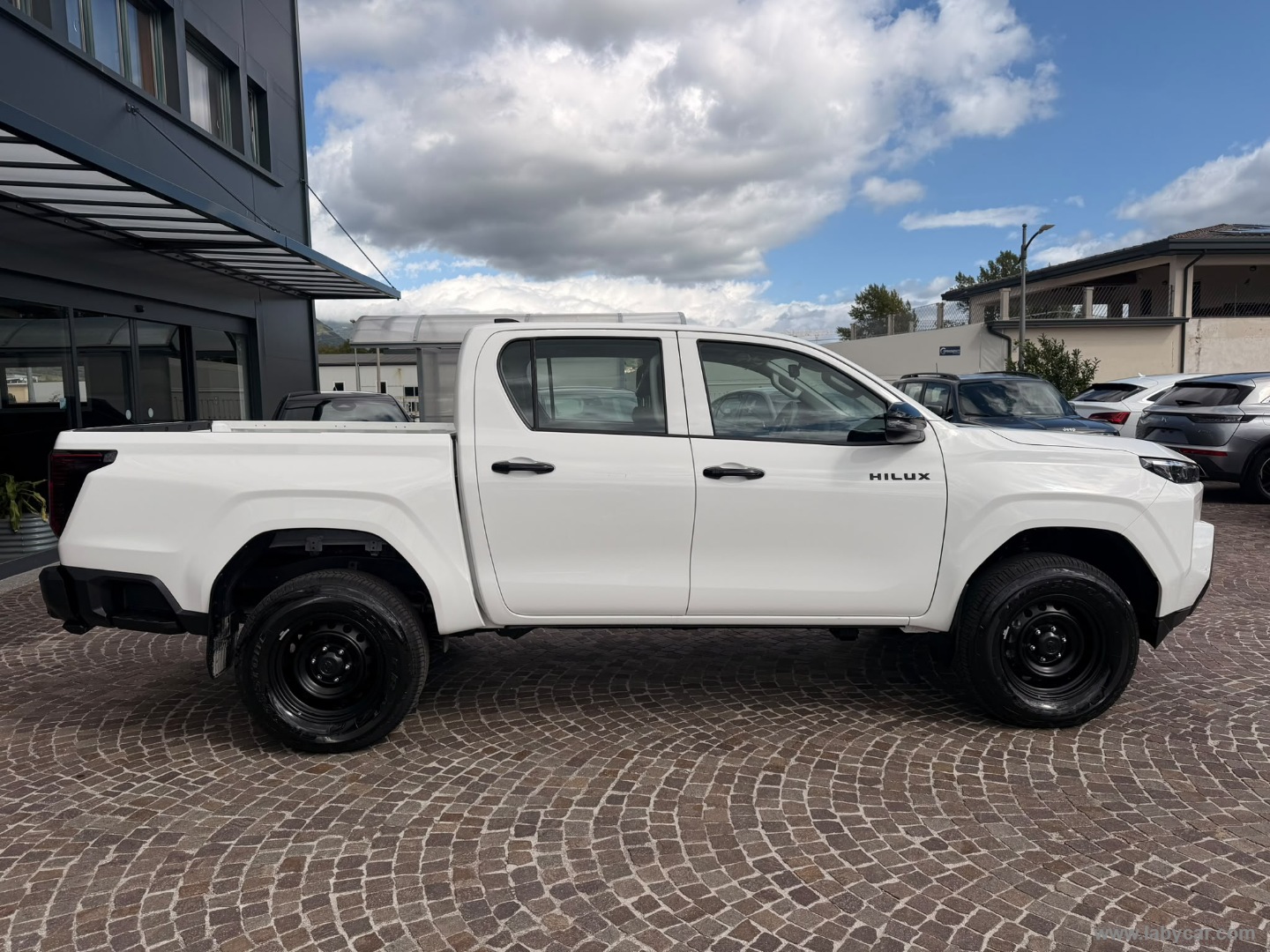 Toyota Hilux 2.8 D-4D 48V A/T 4WD DC Hilux - Immagine 4