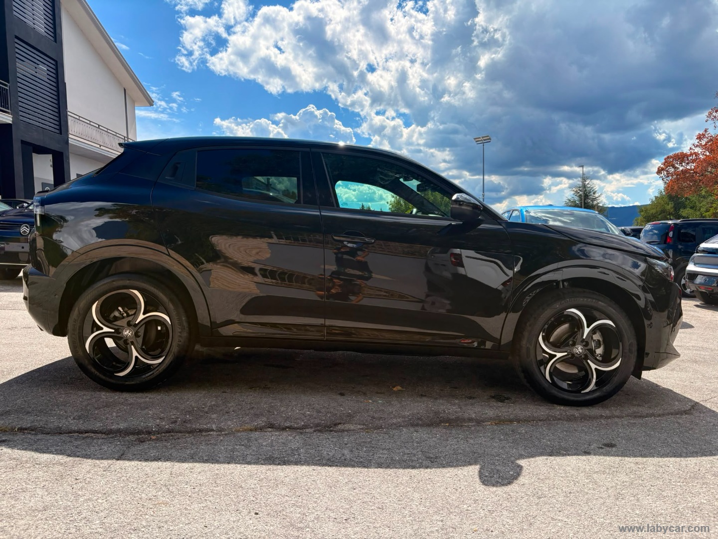 Alfa Romeo Junior 1.2 145 CV Hybrid eDCT6 Ti - Immagine 4