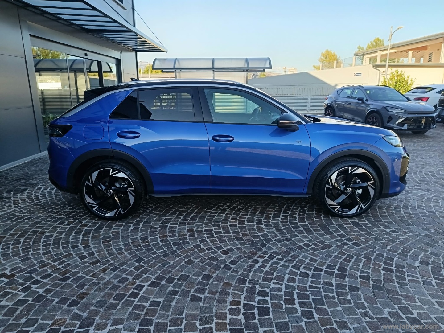 Volkswagen T-Roc 1.5 eTSI ACT 150 CV DSG R-Line - Immagine 4