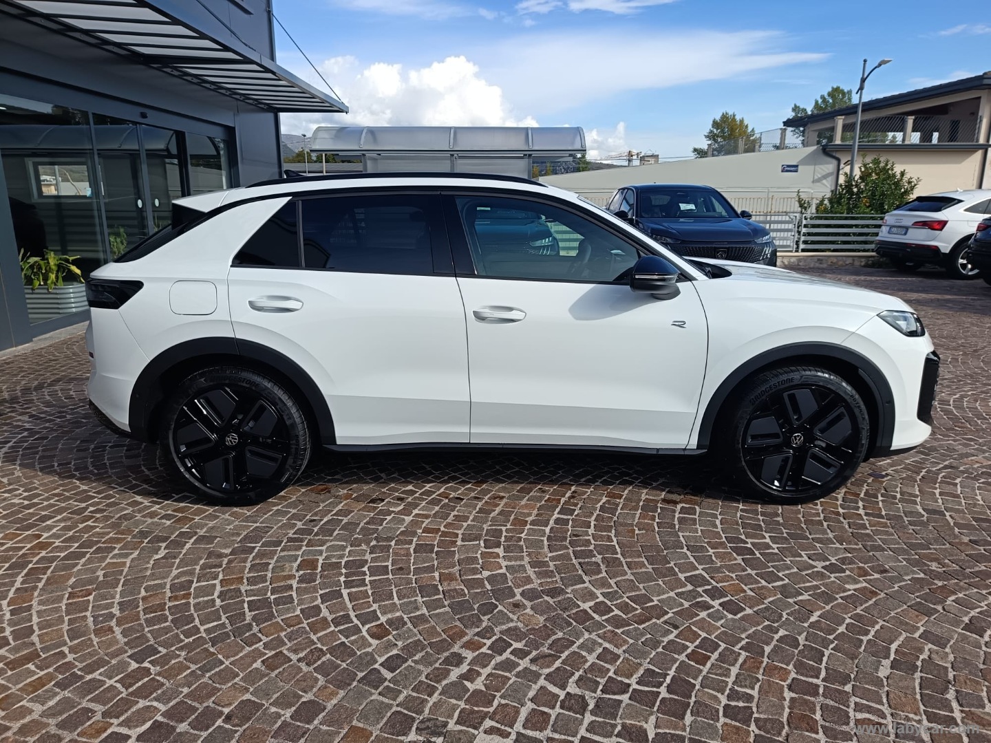 Volkswagen T-Roc 1.5 eTSI ACT 150 CV DSG R-Line - Immagine 4
