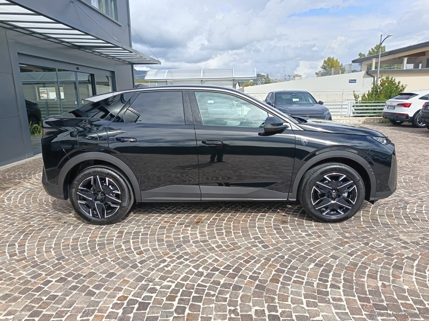 Peugeot 3008 Hybrid 145 e-DCS6 GT - Immagine 4