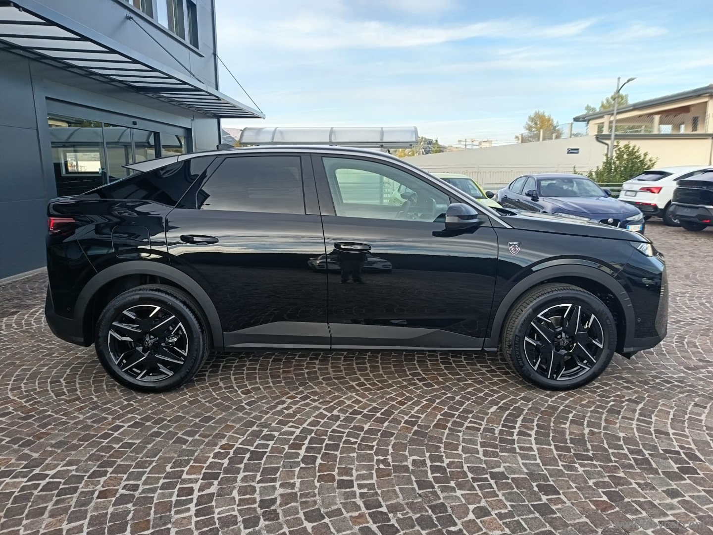 Peugeot 3008 Hybrid 145 e-DCS6 GT - Immagine 4
