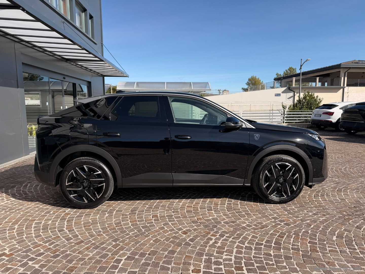 Peugeot 3008 Hybrid 145 e-DCS6 GT - Immagine 4