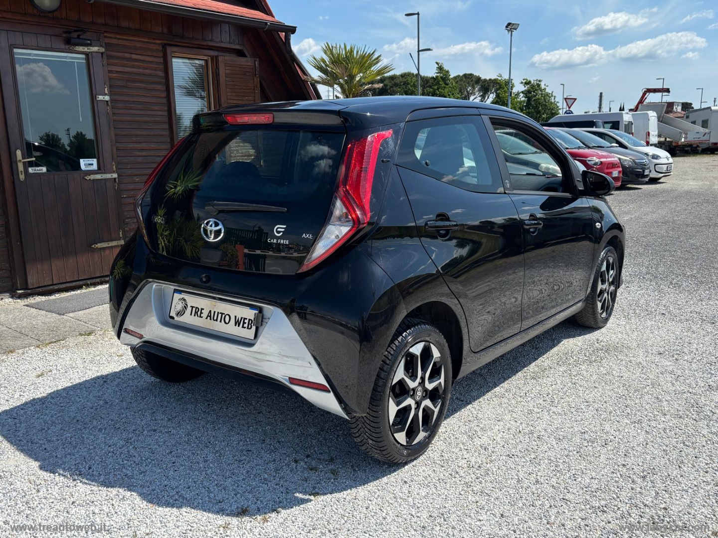 Aygo Connect 1.0 VVT-i 72 CV 5p. x-cool - immagine 4