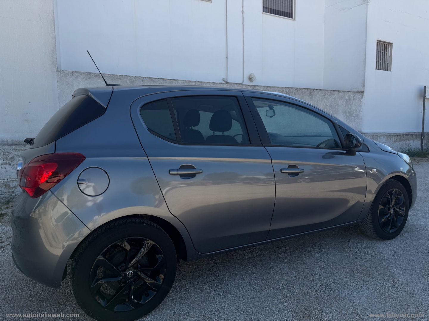Corsa 1.4 90 CV GPL Tech 5p. n-Joy - immagine 4