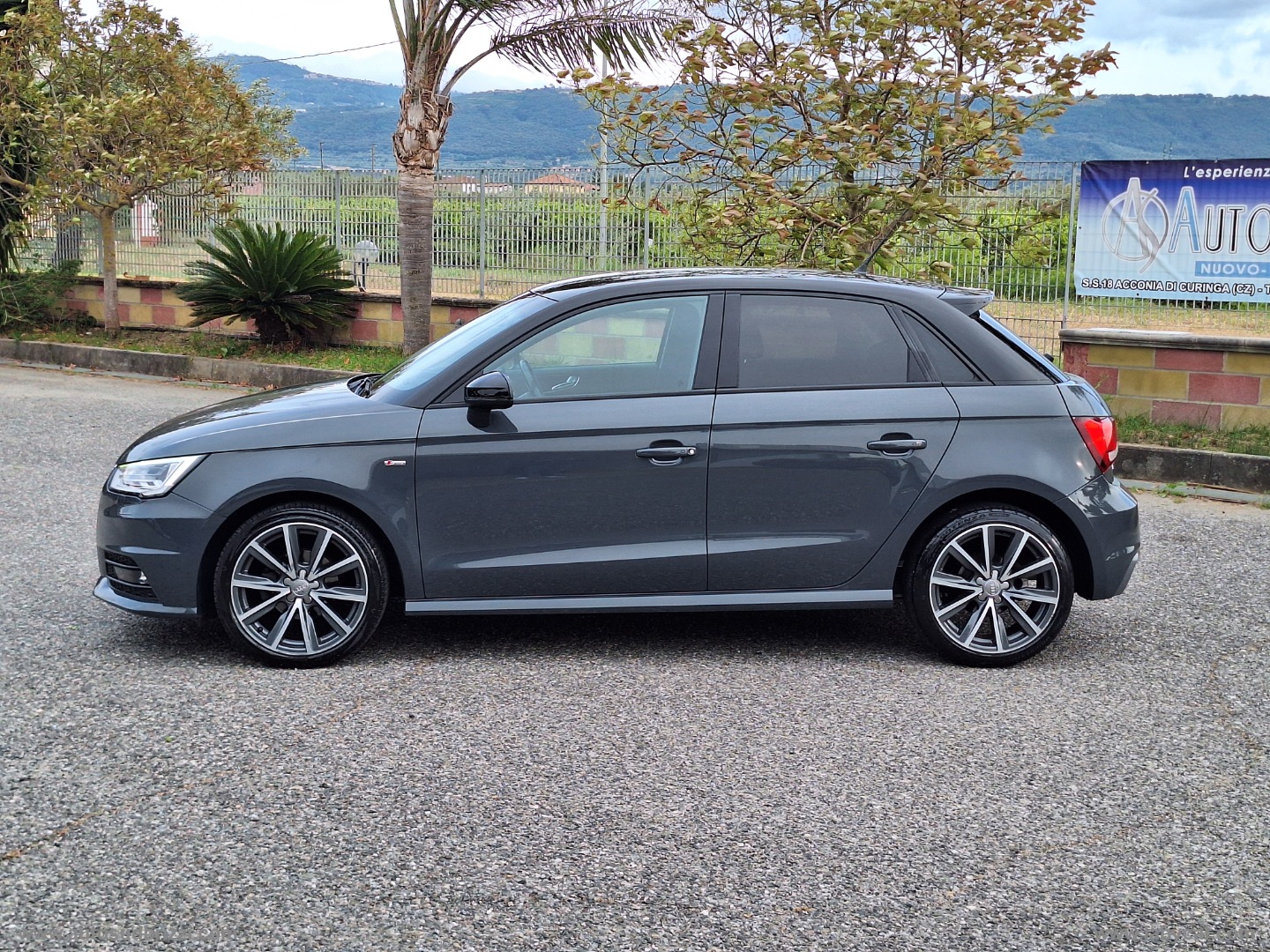 A1 SPB 1.4 TDI S tronic Design NEOPATENTATI - immagine 4