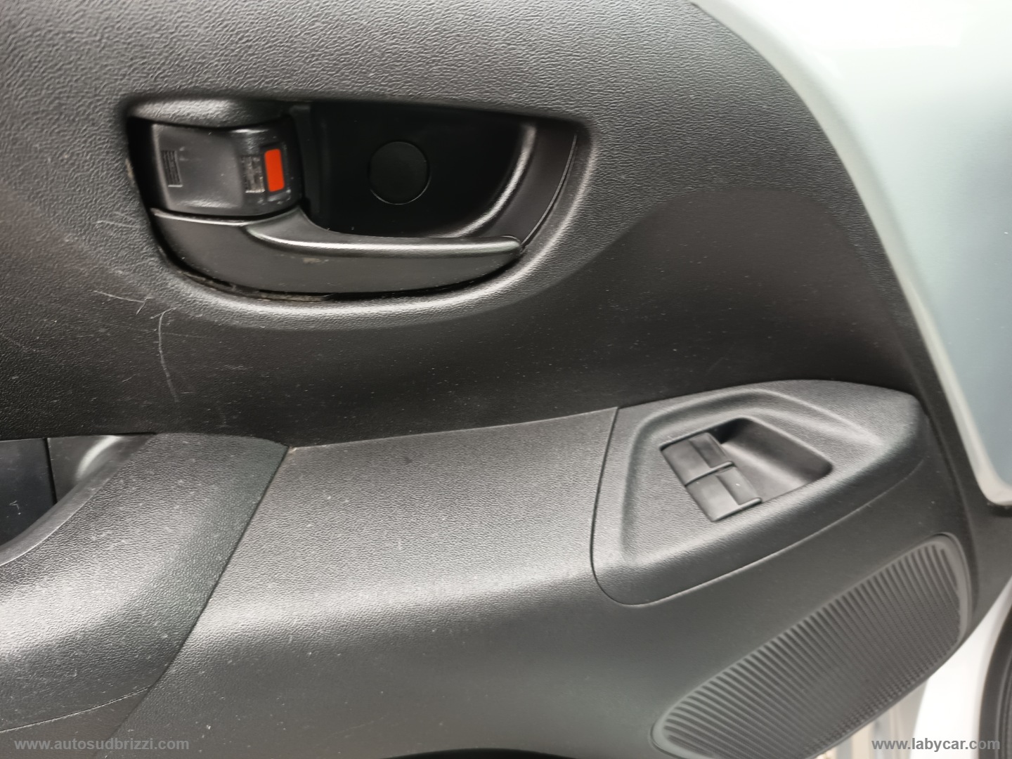 108 VTi 68 5p. Active - immagine 4