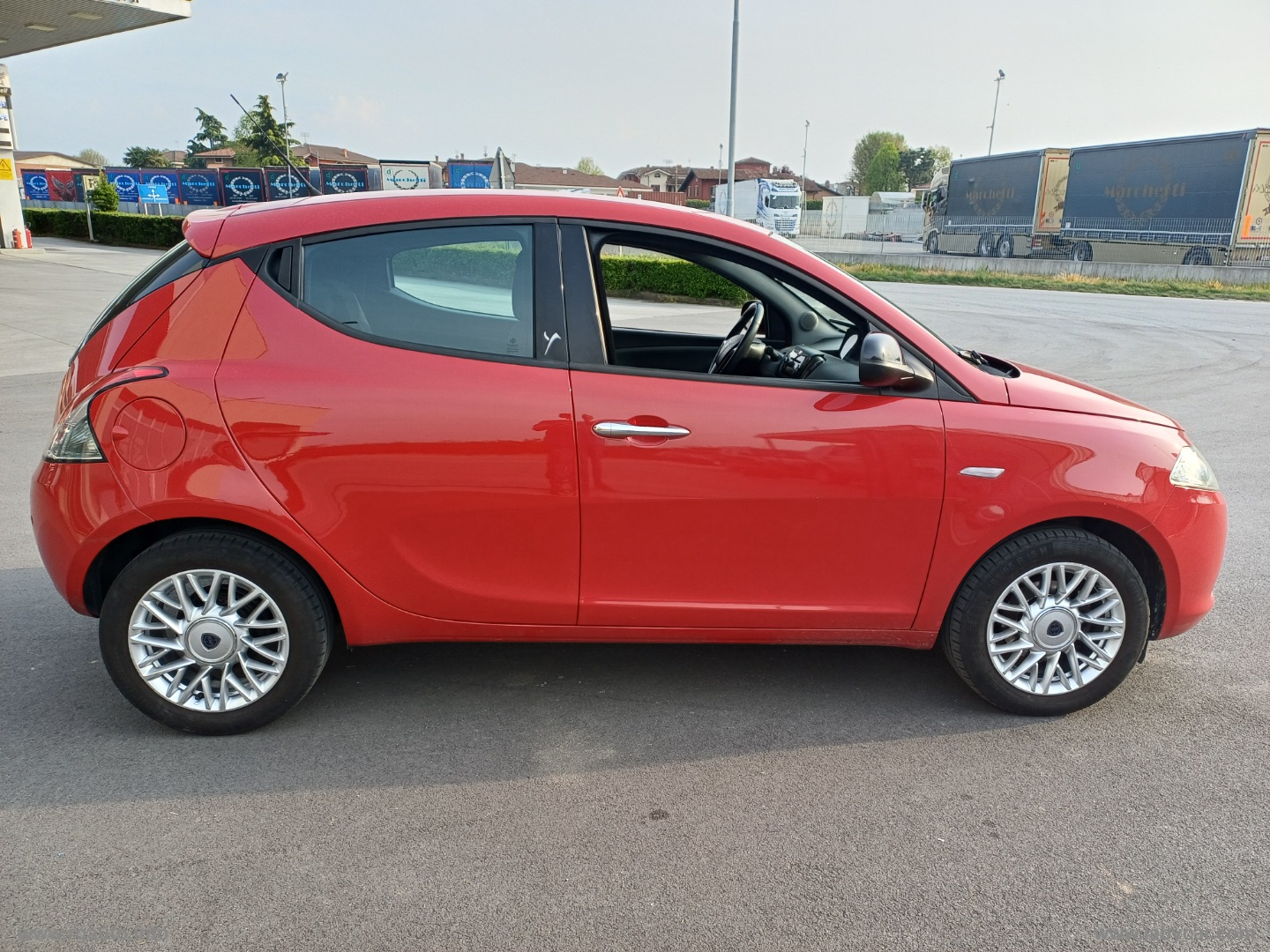 Ypsilon 0.9 T.Air 85 CV 5p. S&S Gold - immagine 4