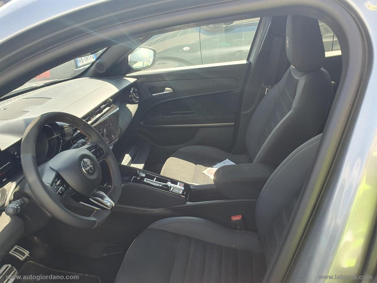 Junior 1.2 145CV Hybrid eDCT6 Q4 Intensa - immagine 4