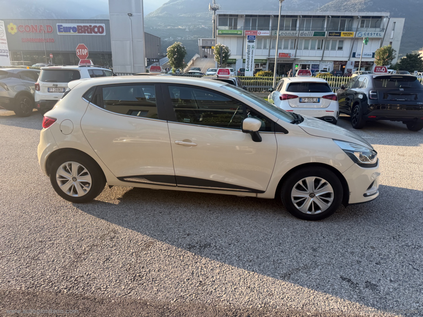 Clio 1.2 75 CV 5p. Life - immagine 4