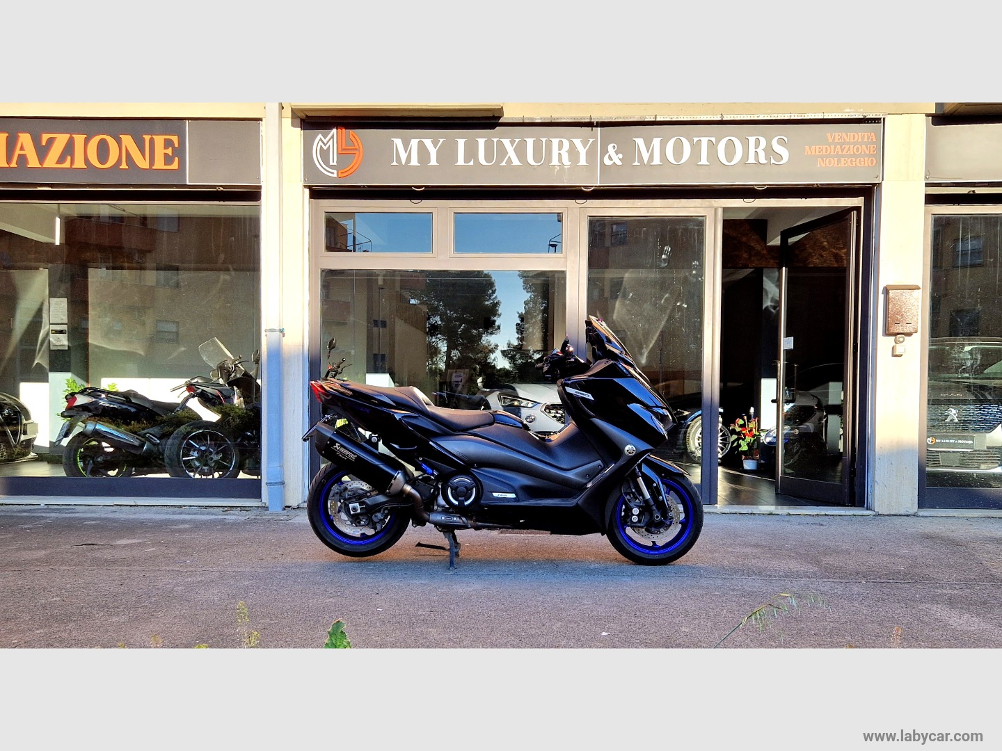 T Max 560 - immagine 4