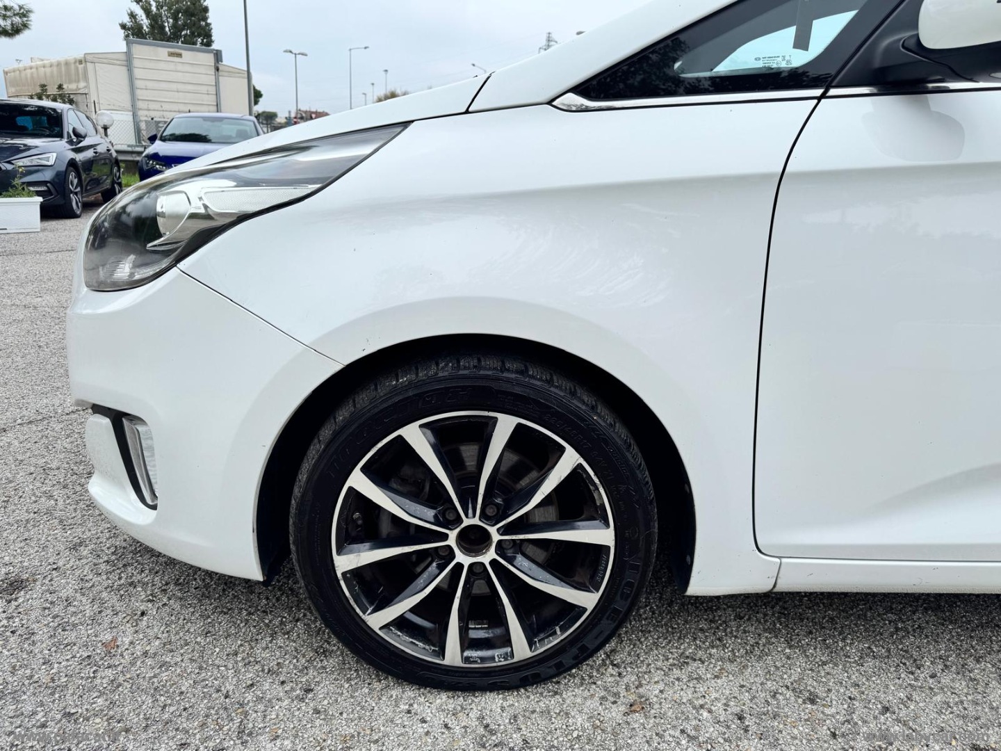 Carens 1.7 CRDi 136 CV Auto Class - immagine 4